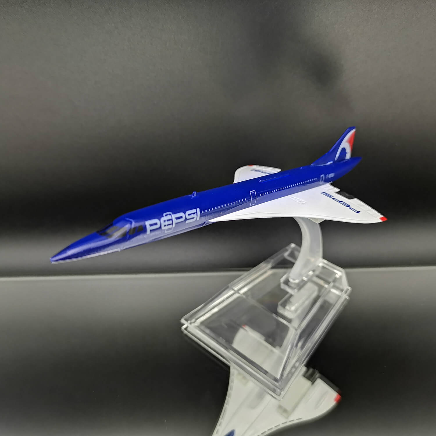 Aérospatiale BAC „Concorde“ – Pepsi Livery – 1:400 – fliegend auf ...